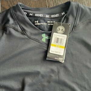 Men’s hockey under armour shirt